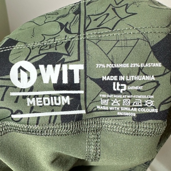 WIT Training Green Comic Book Print Shorts Medium - Picture 3 of 5